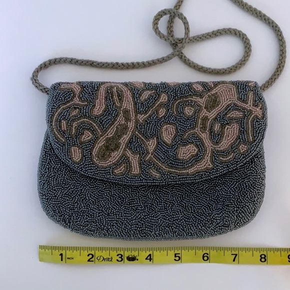 SOLD! VINTAGE Genie Beaded Evening Bag - Picture 4 of 5